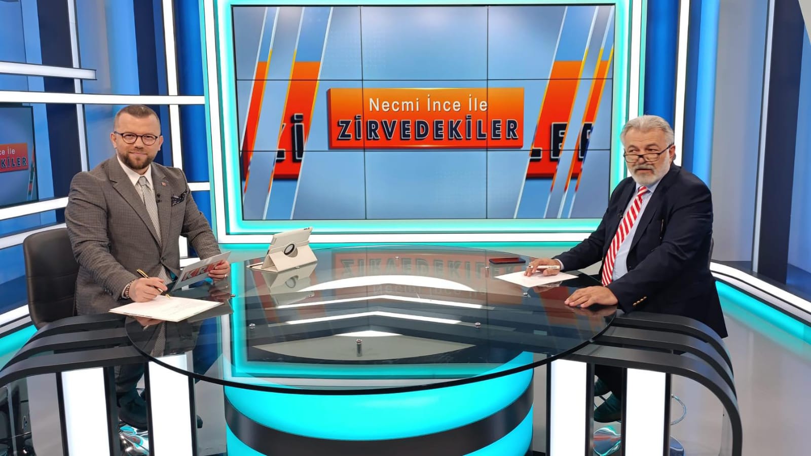 ZİRVEDEKİLER programının konuğu ERDAL ŞİMŞEK olacak!