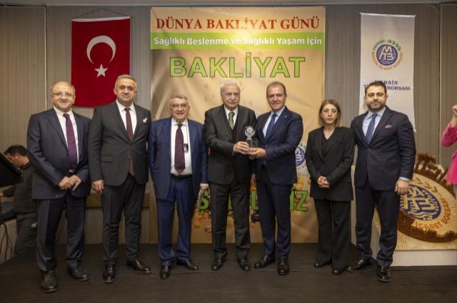 Seçer: “Mersin Bakliyat İşleme Tesisleri ve Limanıyla Önemli Bir Merkez” 